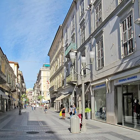 아파트 La Terrazza Di San Martino By Interhome *